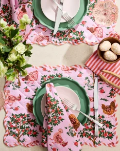Dinner Napkins Set Of 4 in Hen House