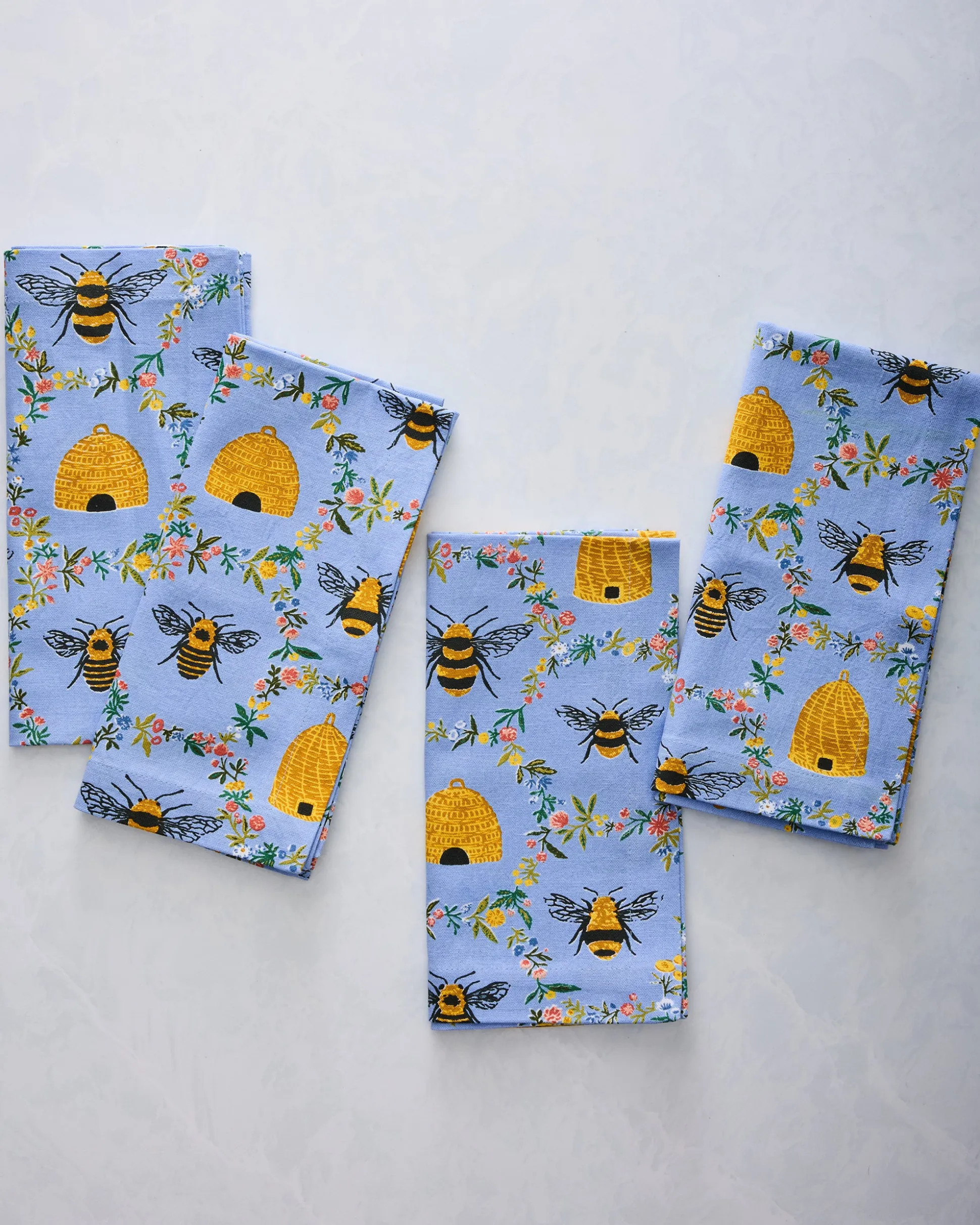 Dinner Napkins Set Of 4 in Sweet Bee