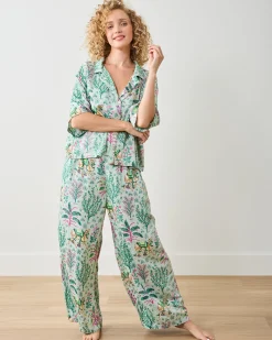 Eco Satin Wildest Dreams Set in Camel's Courtyard