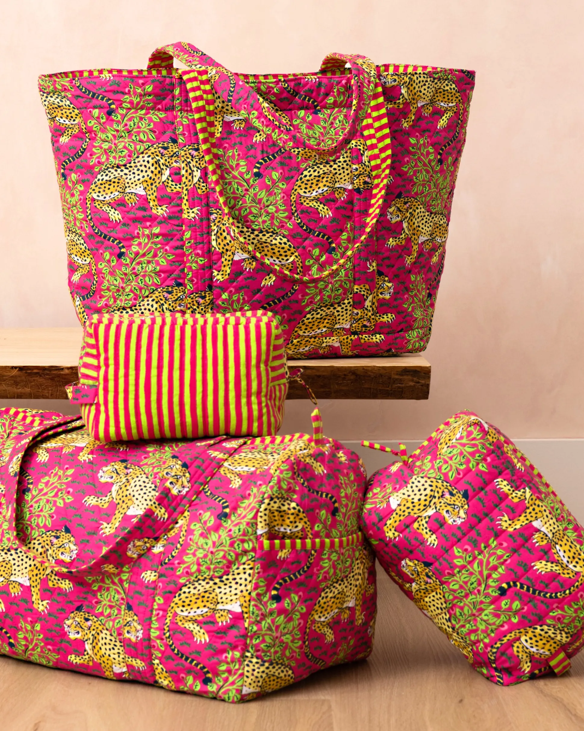 Weekend Bag with Pouch in Bagheera